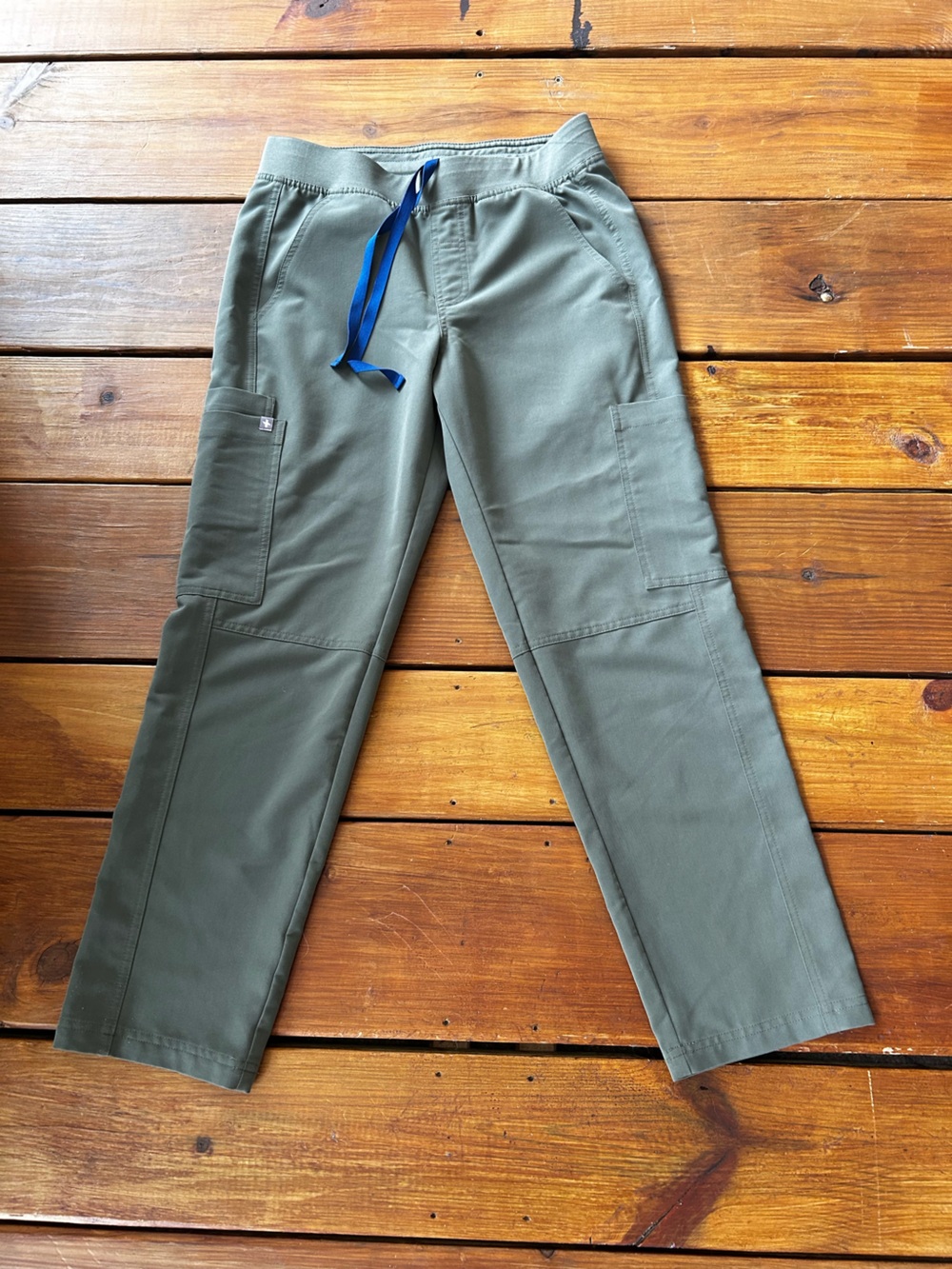 FIGS Technical Collection Scrub Pants – Olive Green | Style T2001S | Women’s XS